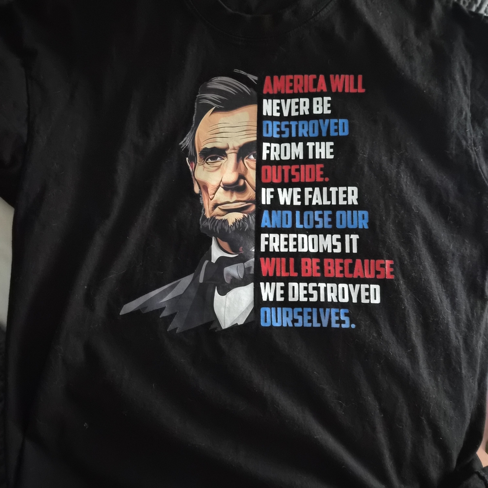 Unisex Large Black Graphic Tee with Patriotic Quote